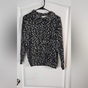 Christopher Black and White Women’s Sweater Size Med.  023